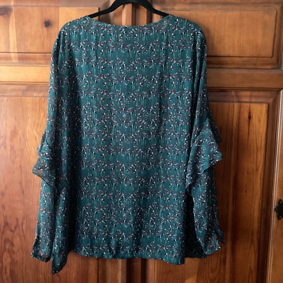 Grace & Lace ruffle sleeve boho blouse Green Floral Size XL - Picture 2 of 3